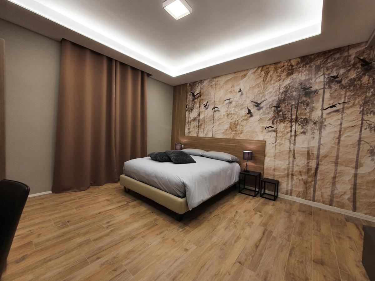 Interno 6 Via Cugia 5 *